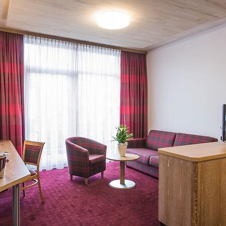 Hotel Kreuz Gaestehaus Und Lauchertbar Mit Terrasse Gammertingen Exterior photo
