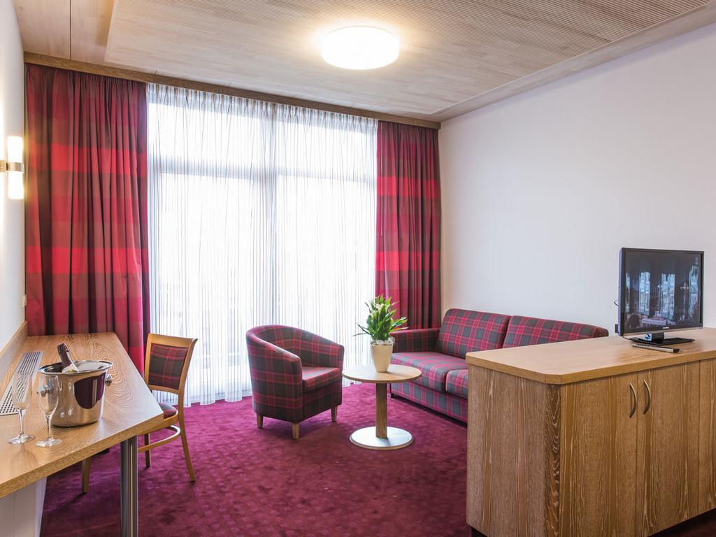Hotel Kreuz Gaestehaus Und Lauchertbar Mit Terrasse Gammertingen Exterior photo